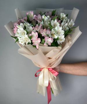 Букет из альстромерий Нежный румянец