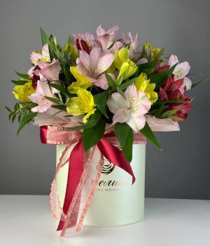 Букет в шляпной коробке Акварельный эскиз 