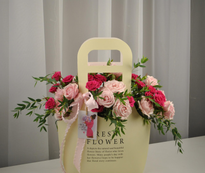 Сумочка с кустовыми розами Моей маме для мамы 