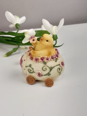 Фигурка Цыпленок в коляске 