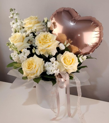 Букет с шаром сердце Ванильная нежность 