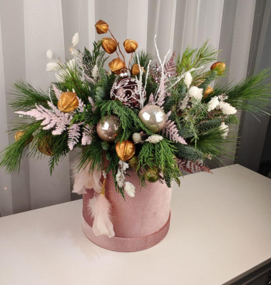 Зимняя композиция  Розовое очарование (средняя)