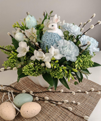 Пасхальная композиция с вербой и зайчонком для мамы 